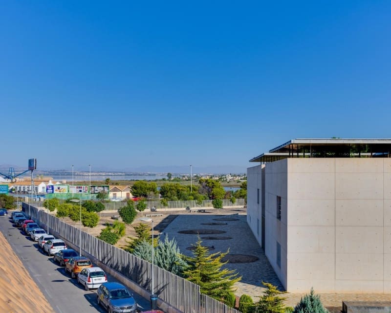 2 makuuhuone Huoneisto myytävänä paikassa Torrevieja mukana uima-altaan 
autotalli - 159 900 € (Ref: 10167387)