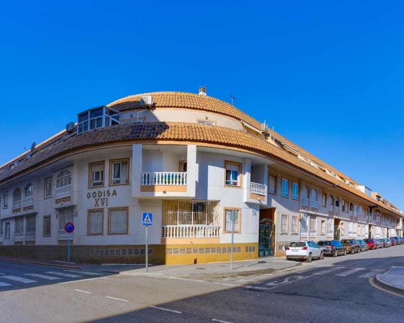 2 makuuhuone Huoneisto myytävänä paikassa Torrevieja mukana uima-altaan 
autotalli - 159 900 € (Ref: 10167387)
