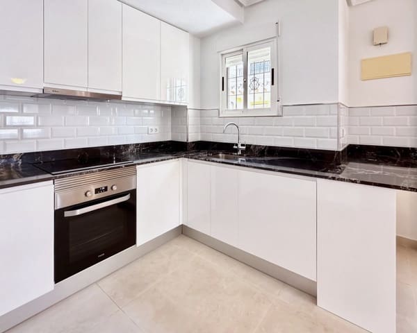 3 slaapkamer Huis te koop in Cabo Roig, Orihuela met zwembad - € 285.000 (Ref: 10167388)