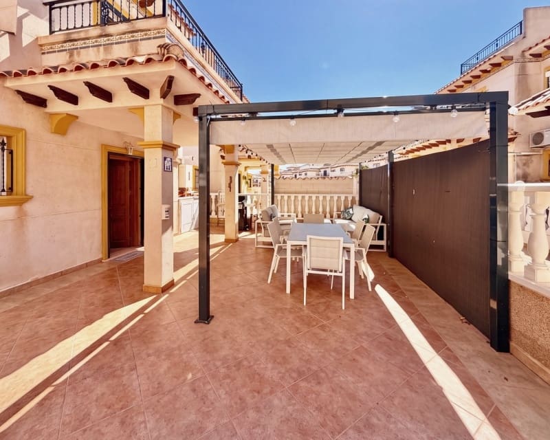 3 slaapkamer Huis te koop in Cabo Roig met zwembad - € 285.000 (Ref: 10167388)