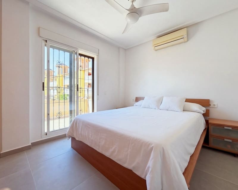 3 slaapkamer Huis te koop in Cabo Roig met zwembad - € 285.000 (Ref: 10167388)