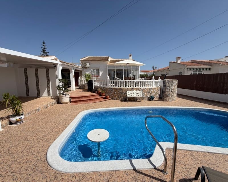 3 soveværelse Villa til salg i San Luis med swimmingpool garage - € 399.900 (Ref: 10167390)