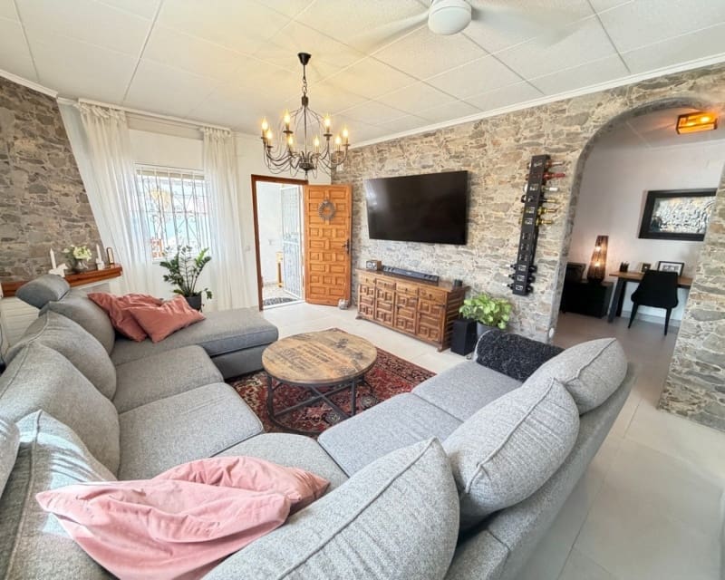 3 soveværelse Villa til salg i San Luis med swimmingpool garage - € 399.900 (Ref: 10167390)