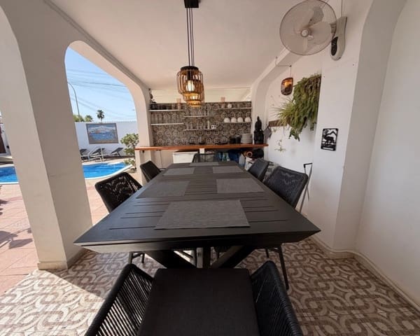 3 soveværelse Villa til salg i San Luis, Torrevieja med swimmingpool garage - € 399.900 (Ref: 10167390)