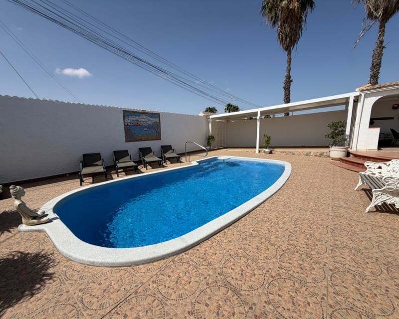3 soveværelse Villa til salg i San Luis med swimmingpool garage - € 399.900 (Ref: 10167390)