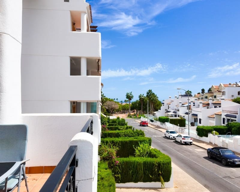 2 soveværelse Lejlighed til salg i Villamartin med swimmingpool - € 269.000 (Ref: 10167395)