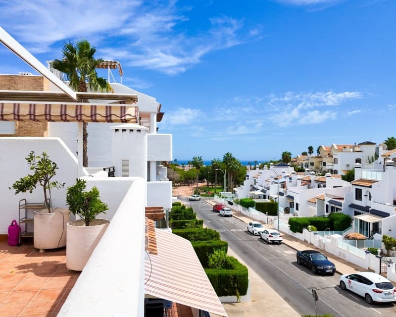 2 soveværelse Lejlighed til salg i Villamartin med swimmingpool - € 269.000 (Ref: 10167395)