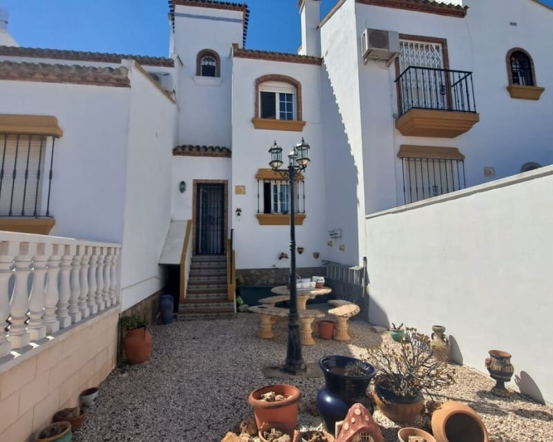 2 quarto Casa em Banda para venda em Villamartin com piscina - 249 995 € (Ref: 10167398)