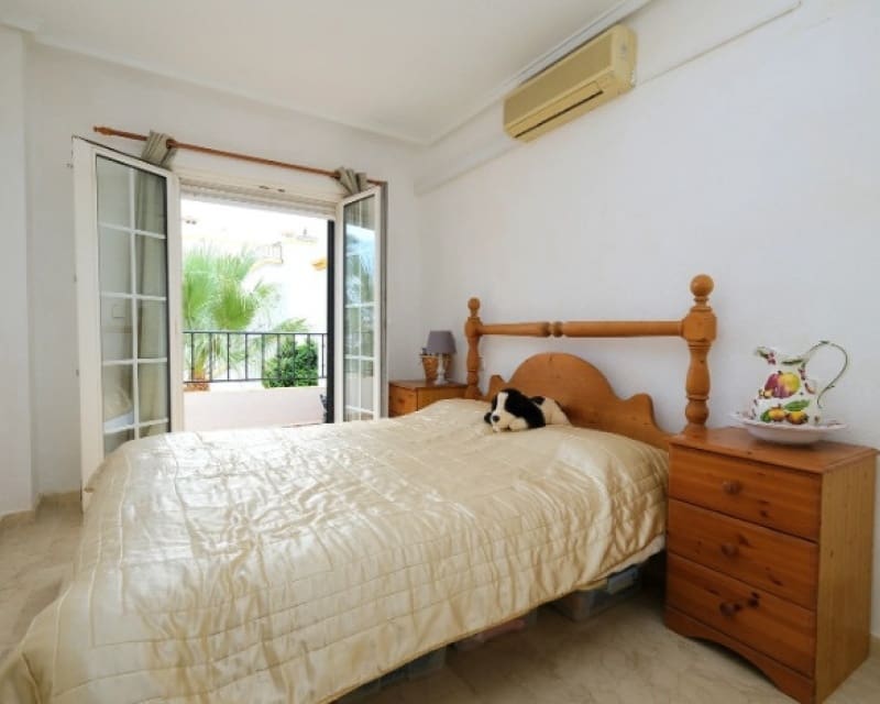 2 quarto Casa em Banda para venda em Villamartin com piscina - 249 995 € (Ref: 10167398)