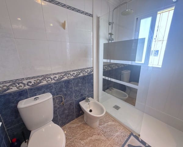 Casa de 3 habitaciones en La Zenia, Orihuela en venta con piscina garaje - 269.950 € (Ref: 10167401)