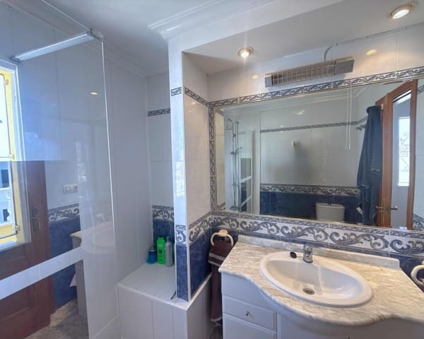 Casa de 3 habitaciones en La Zenia, Orihuela en venta con piscina garaje - 269.950 € (Ref: 10167401)