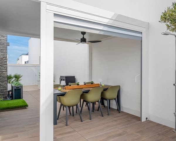 Chalet de 3 habitaciones en Los Montesinos en venta con piscina - 469.000 € (Ref: 10167404)