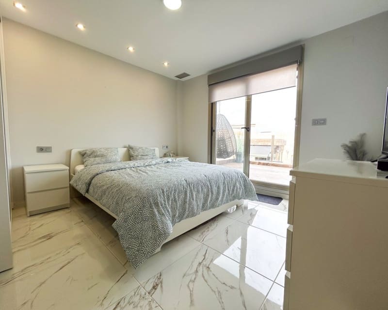 3 makuuhuone Huvila myytävänä paikassa Villamartin mukana uima-altaan - 379 995 € (Ref: 10167405)