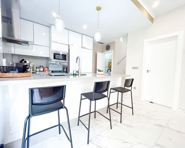 3 makuuhuone Huvila myytävänä paikassa Villamartin, Orihuela mukana uima-altaan - 379 995 € (Ref: 10167405)