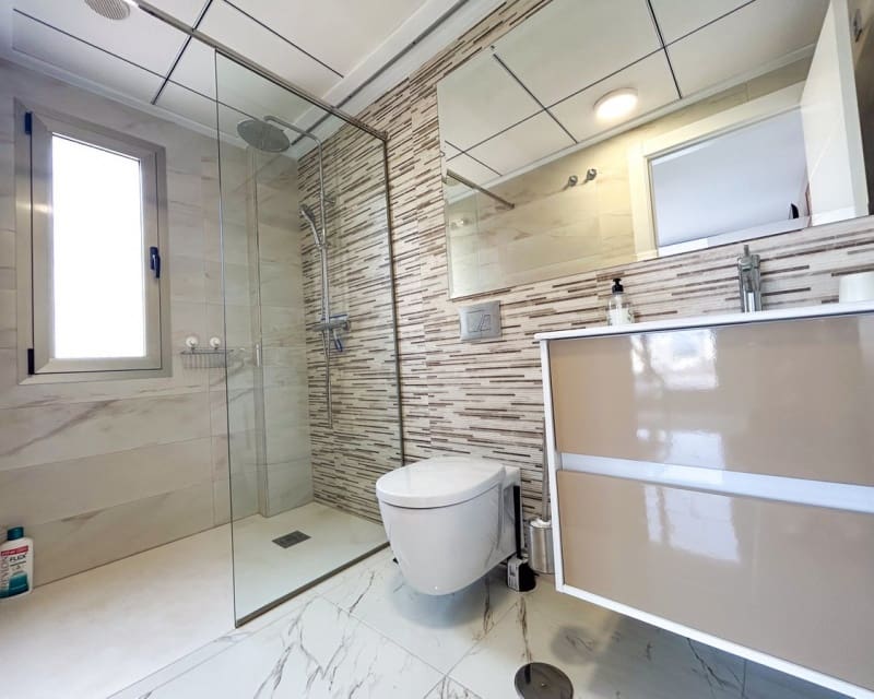 3 makuuhuone Huvila myytävänä paikassa Villamartin mukana uima-altaan - 379 995 € (Ref: 10167405)