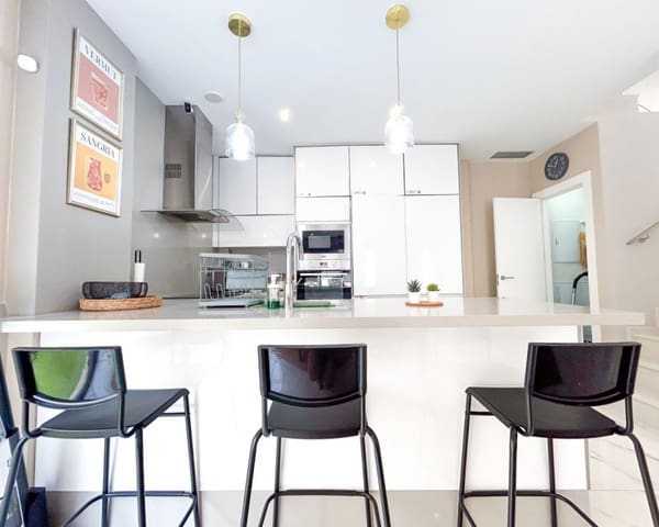 3 makuuhuone Huvila myytävänä paikassa Villamartin, Orihuela mukana uima-altaan - 379 995 € (Ref: 10167405)