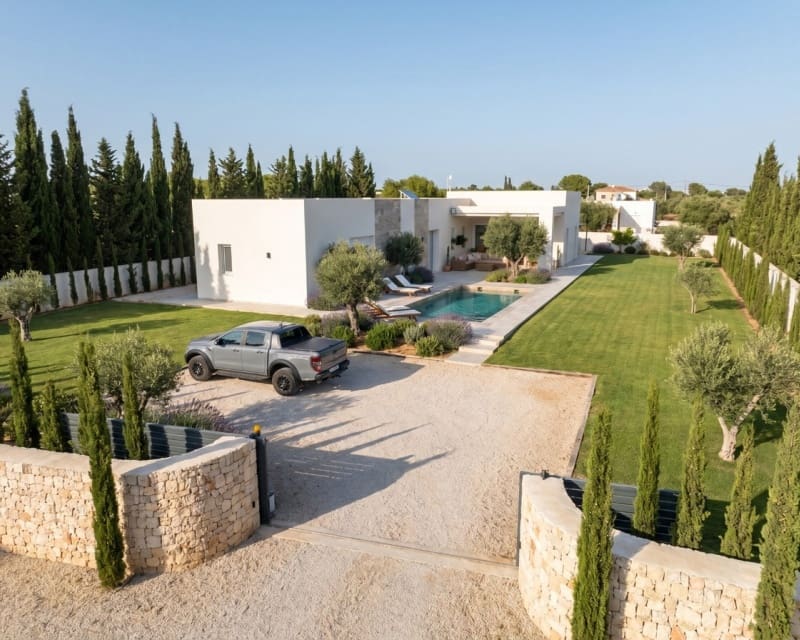 3 soveværelse Villa til salg i Pinoso med swimmingpool - € 291.500 (Ref: 10167408)