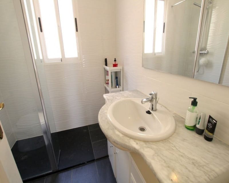 2 soverom Hus til salgs i Villamartin med svømmebasseng - € 179 995 (Ref: 10167413)