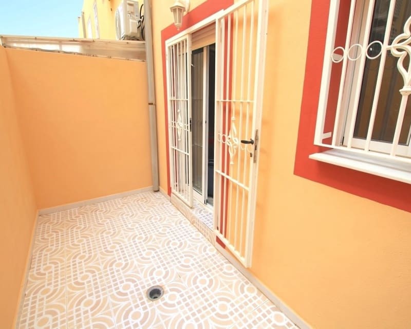 Casa de 2 habitaciones en Villamartin en venta con piscina garaje - 199.000 € (Ref: 10167414)