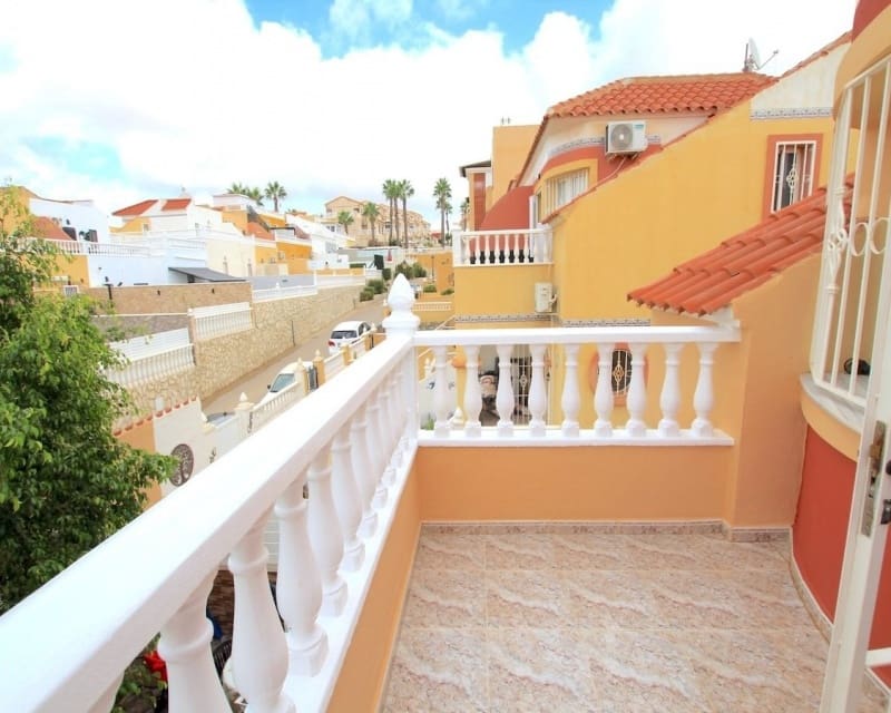 Casa de 2 habitaciones en Villamartin en venta con piscina garaje - 199.000 € (Ref: 10167414)