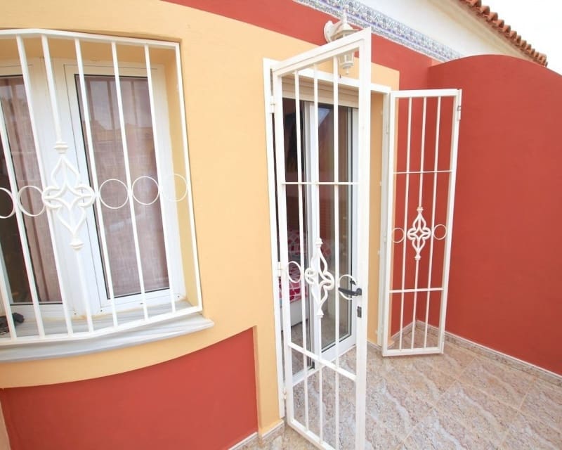 Casa de 2 habitaciones en Villamartin en venta con piscina garaje - 199.000 € (Ref: 10167414)