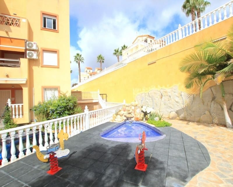 Casa de 2 habitaciones en Villamartin en venta con piscina garaje - 199.000 € (Ref: 10167414)