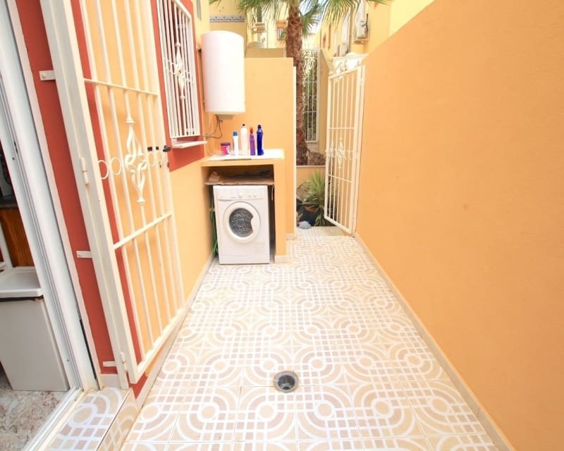 Casa de 2 habitaciones en Villamartin en venta con piscina garaje - 199.000 € (Ref: 10167414)
