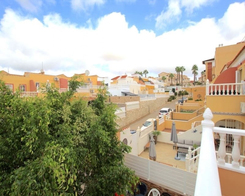 Casa de 2 habitaciones en Villamartin en venta con piscina garaje - 199.000 € (Ref: 10167414)