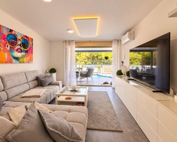 3 slaapkamer Villa te koop in Mil Palmeras, Pilar de la Horadada met zwembad - € 395.000 (Ref: 10167415)