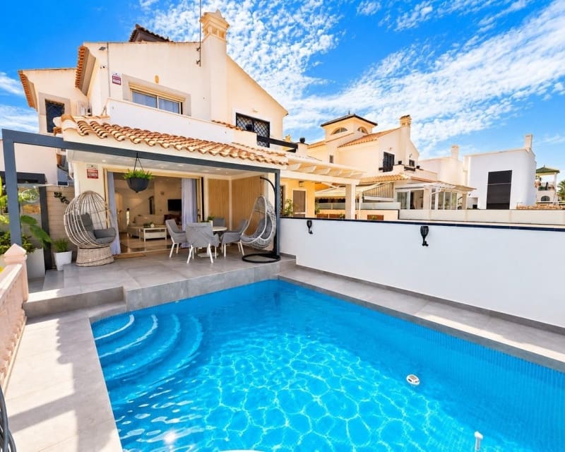 3 slaapkamer Villa te koop in Pilar de la Horadada met zwembad - € 395.000 (Ref: 10167415)