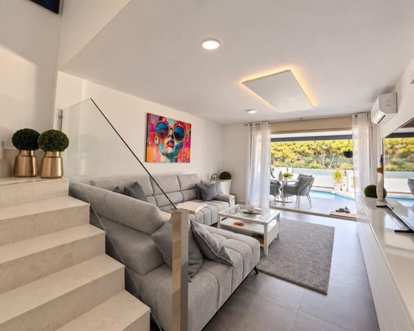 3 slaapkamer Villa te koop in Mil Palmeras, Pilar de la Horadada met zwembad - € 395.000 (Ref: 10167415)