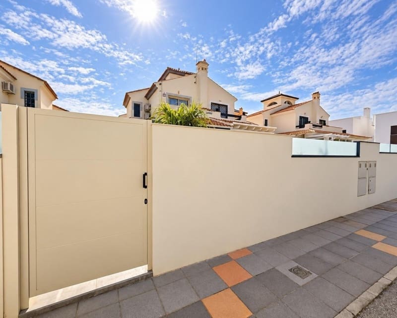 3 slaapkamer Villa te koop in Pilar de la Horadada met zwembad - € 395.000 (Ref: 10167415)