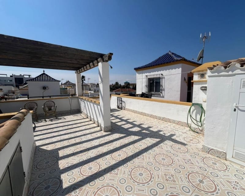 2 bedroom Villa for sale in Los Altos with pool - € 165,000 (Ref: 10167417)