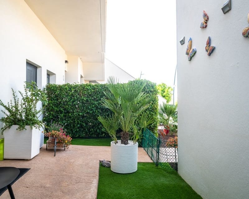 2 soverom Leilighet til salgs i Pilar de la Horadada med svømmebasseng garasje - € 289 950 (Ref: 10167418)