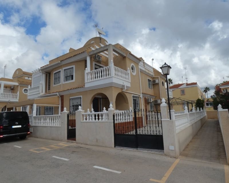3 bedroom Townhouse for sale in Cabo Roig with pool - € 249,995 (Ref: 10167507)