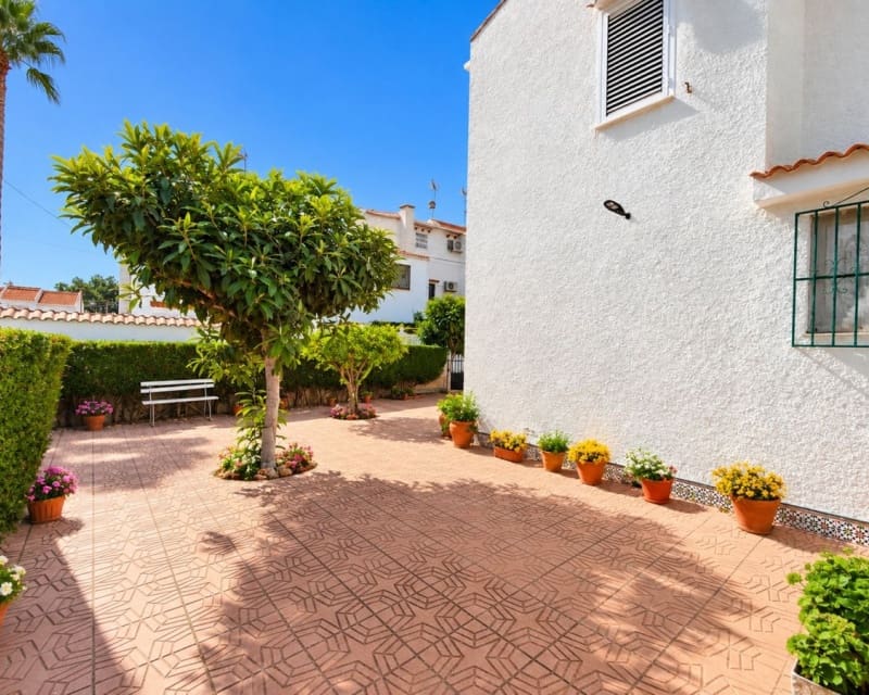 2 bedroom Townhouse for sale in Torrevieja with pool garage - € 210,000 (Ref: 10175714)