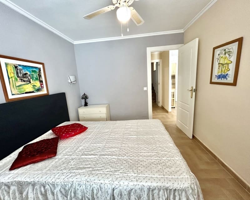 Casa de 3 habitaciones en Torrevieja en venta - 199.000 € (Ref: 10175715)