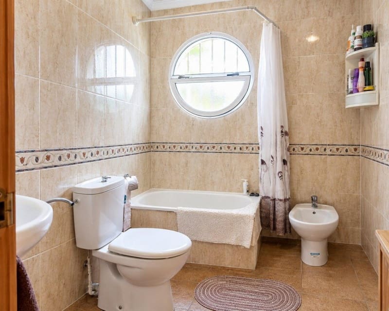 Chalet de 2 habitaciones en Cabo Roig en venta con piscina garaje - 198.000 € (Ref: 10175717)