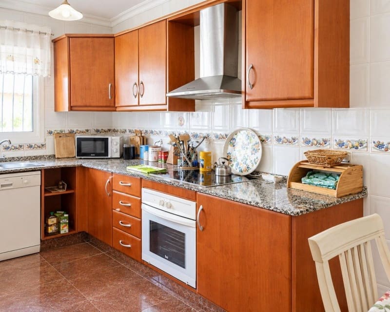 Chalet de 2 habitaciones en Cabo Roig en venta con piscina garaje - 198.000 € (Ref: 10175717)