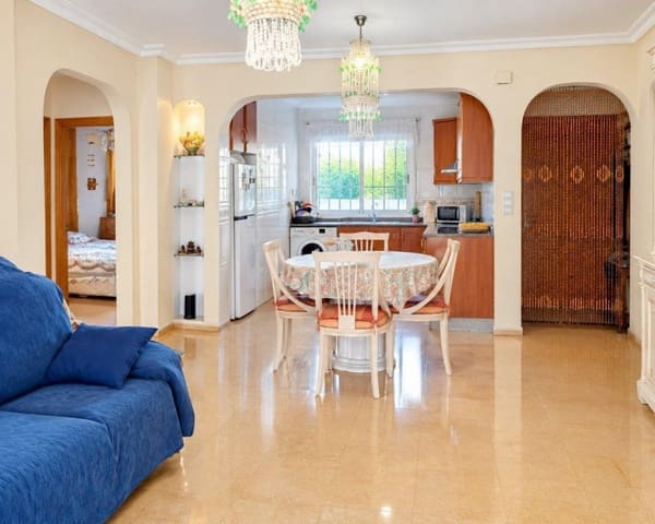 Chalet de 2 habitaciones en Cabo Roig, Orihuela en venta con piscina garaje - 198.000 € (Ref: 10175717)