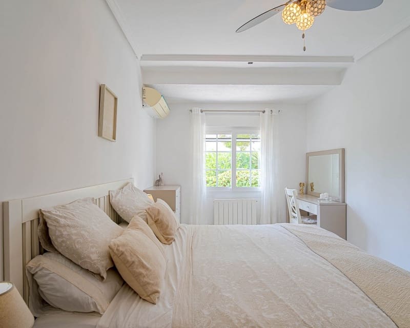 3 makuuhuone Huvila myytävänä paikassa Villamartin mukana uima-altaan - 770 000 € (Ref: 10179327)