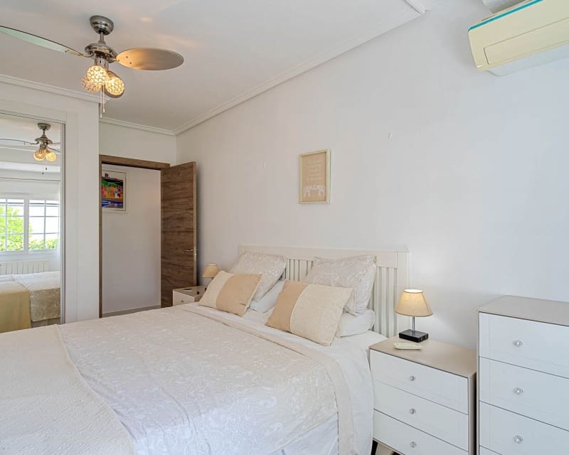 3 makuuhuone Huvila myytävänä paikassa Villamartin mukana uima-altaan - 770 000 € (Ref: 10179327)