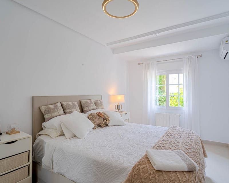 3 makuuhuone Huvila myytävänä paikassa Villamartin mukana uima-altaan - 770 000 € (Ref: 10179327)