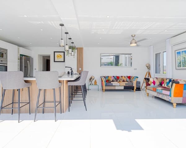 3 makuuhuone Huvila myytävänä paikassa Villamartin, Orihuela mukana uima-altaan - 770 000 € (Ref: 10179327)