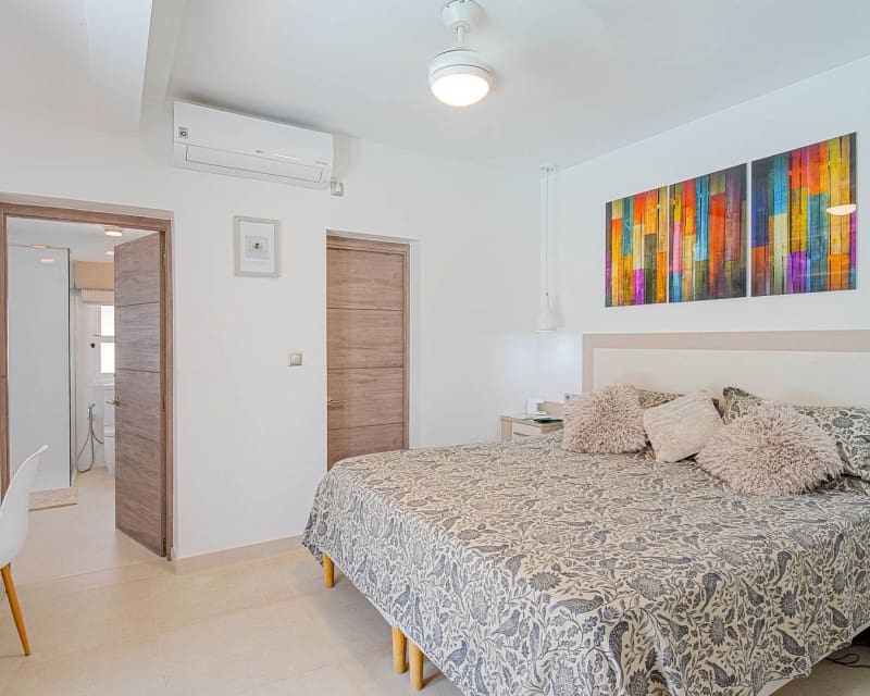 3 makuuhuone Huvila myytävänä paikassa Villamartin mukana uima-altaan - 770 000 € (Ref: 10179327)