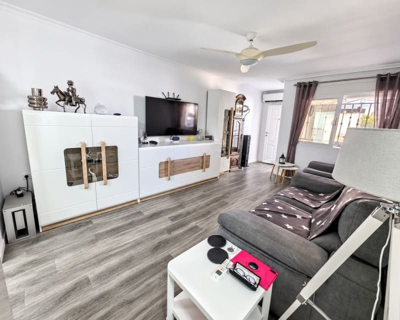 2 soveværelse Lejlighed til salg i Los Montesinos med swimmingpool garage - € 135.000 (Ref: 10179331)