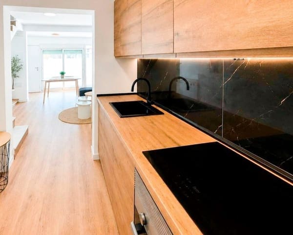 3 soveværelse Byhus til salg i Los Altos med swimmingpool garage - € 239.000 (Ref: 10179333)