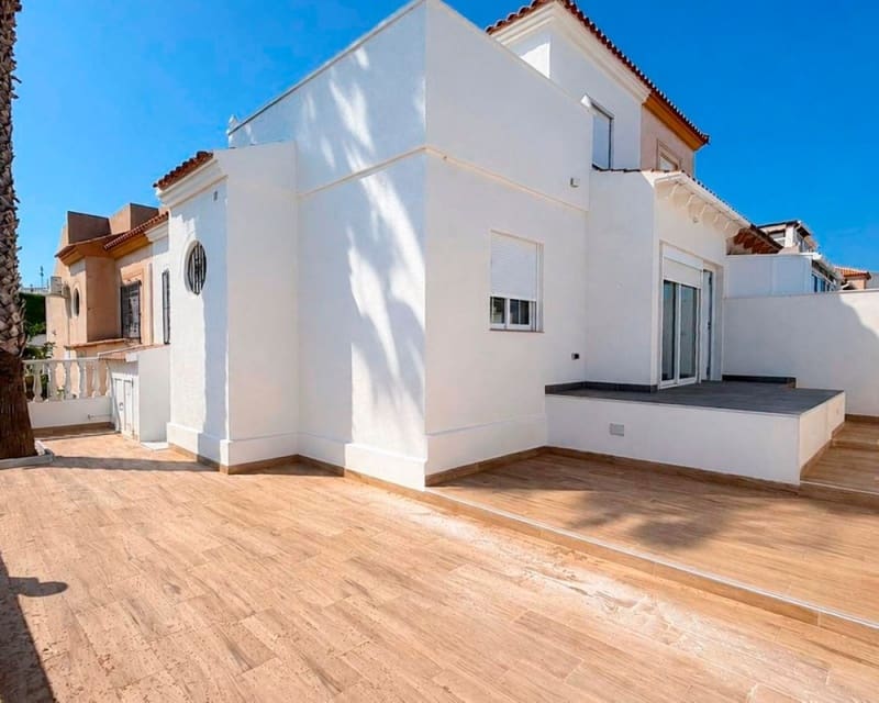 3 bedroom Townhouse for sale in Los Altos with pool garage - € 239,000 (Ref: 10179333)