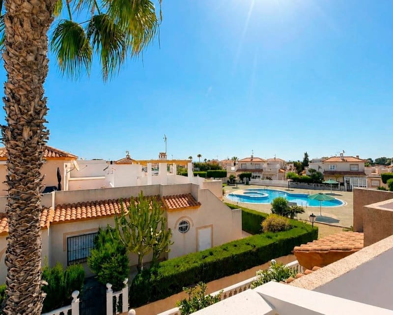 3 bedroom Townhouse for sale in Los Altos with pool garage - € 239,000 (Ref: 10179333)