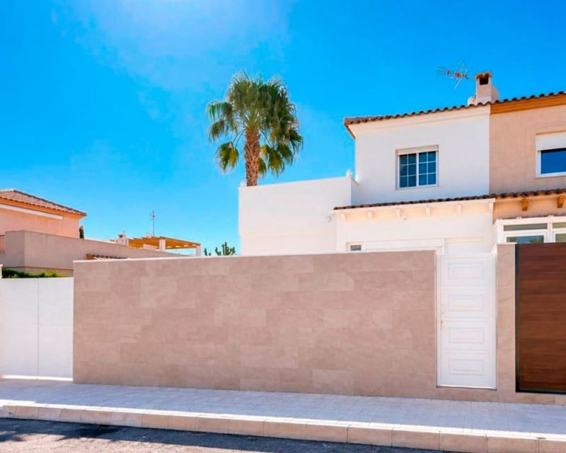 3 bedroom Townhouse for sale in Los Altos with pool garage - € 239,000 (Ref: 10179333)